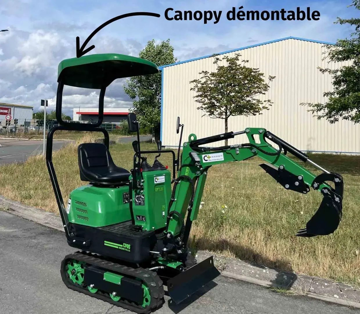 photo illustrant un canopy démontable sur une mini pelle cp06 de chez Chargeur Plus 