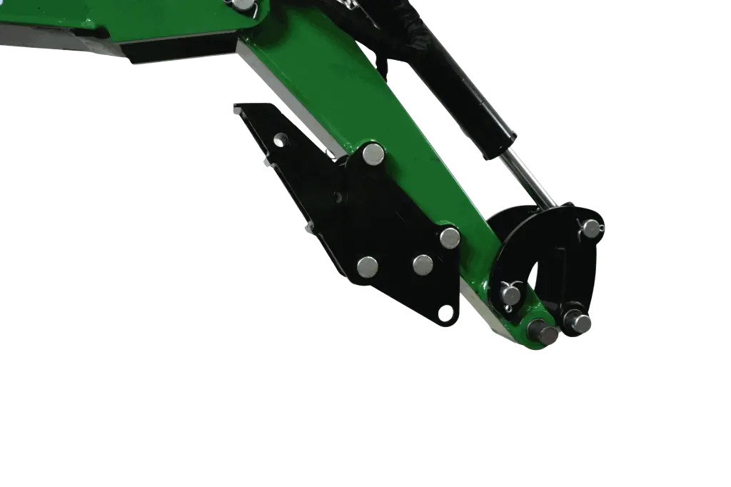 photo illustrant un bras d'une mini-pelle cp06 de chez chargeur plus avec un pouce mecanique accroché au bout le tout sur fond blanc.webp