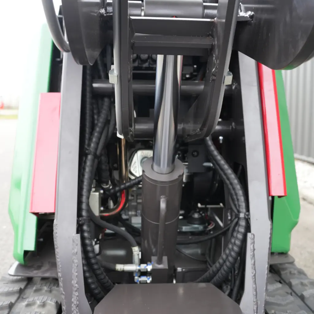 immage illustrant le vérin actionnant la benne du mini dumper dpc800 de chez chargeur plus