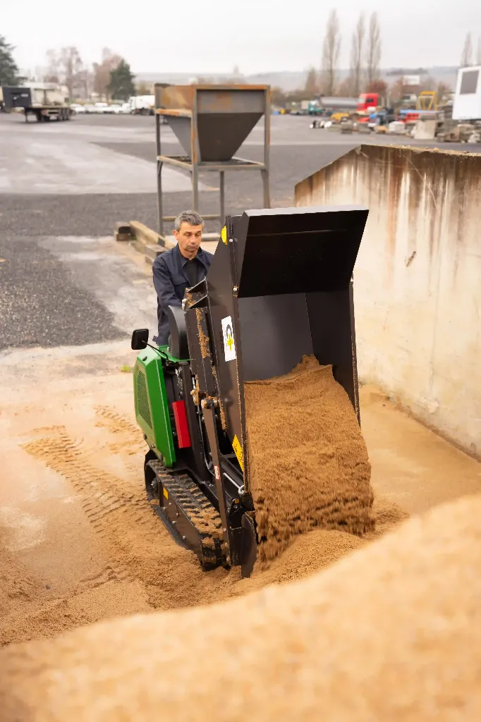 dp800 de chez chargeur plus une brouette motorisée compacte et efficace