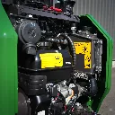 ChargeurPlus : vue détaillée du compartiment moteur, intégrant un système hydraulique haute performance et des composants facilement accessibles pour un entretien rapide et une fiabilité optimale sur chantier.