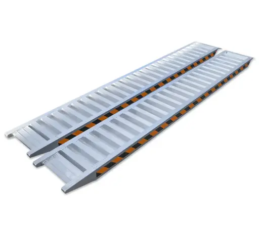 PAIRE DE RAMPES DE CHARGEMENT 2 MTRES 50 - CAPACITE 2000 KG 